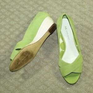 AK Anne Klein Dugan Women's Size 7.5M Green Nubuck Leather Peep Toe Wedge Heels